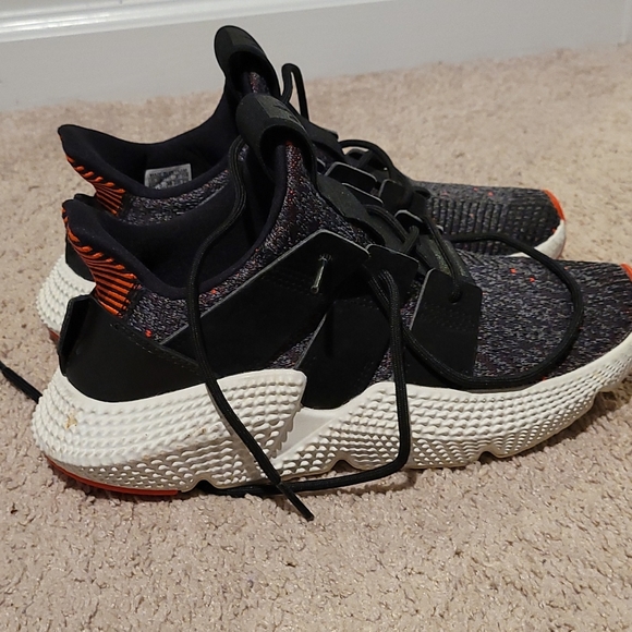 Shoes - Picture 2 of 3